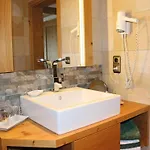 Апартаменты Gaestehaus Isartal Крун