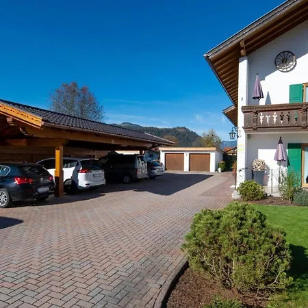 Gaestehaus Isartal * Krün