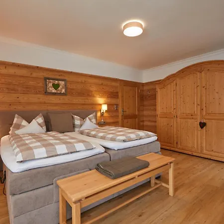 Gaestehaus Isartal Apartman *